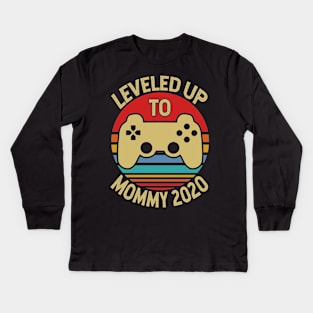 Leveled Up To Mommy Gift For Mom Kids Long Sleeve T-Shirt